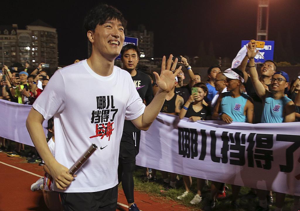 刘翔能重回CBA四强引热议(刘翔110米栏世界纪录保持了多少年)